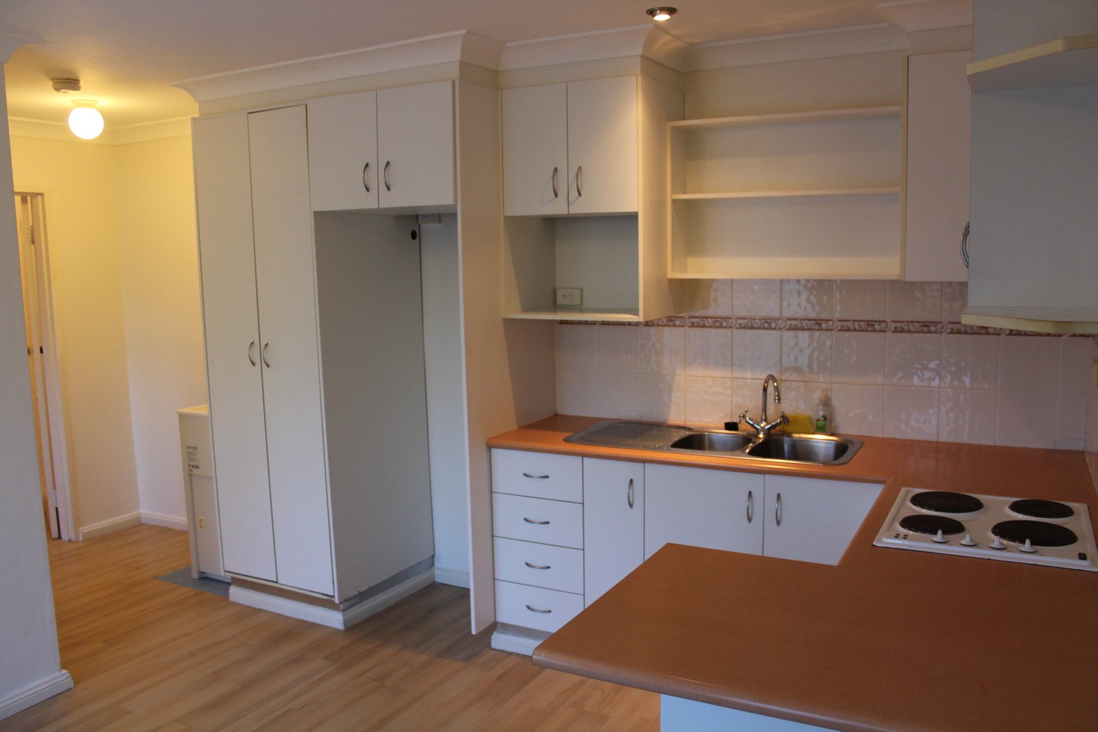 2/19 Bruce Street UNANDERRA 1