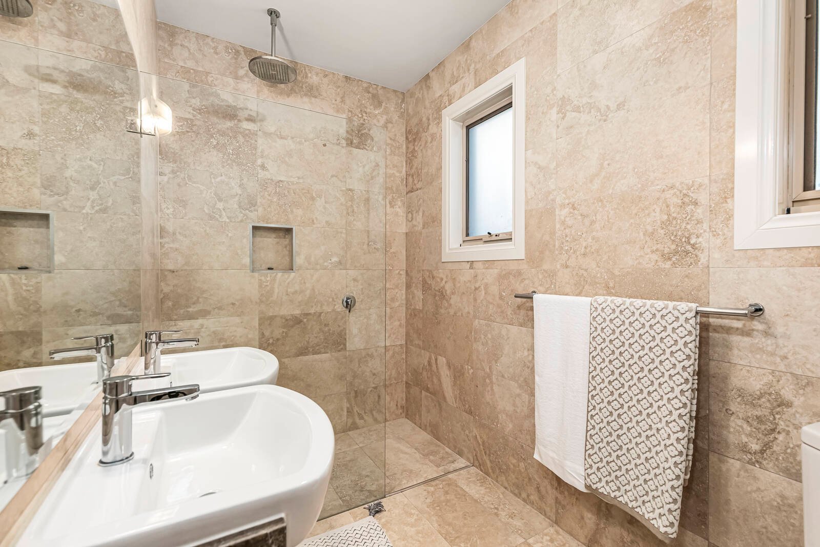 Real Estate and Property in 2/19 Durham Road, Surrey Hills, VIC