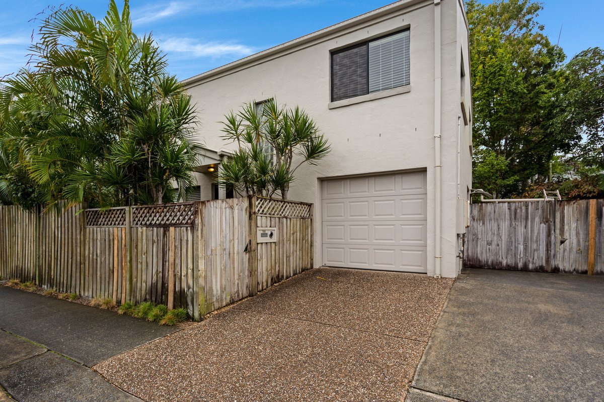 2/19 Elder Entrance Burleigh Heads 12