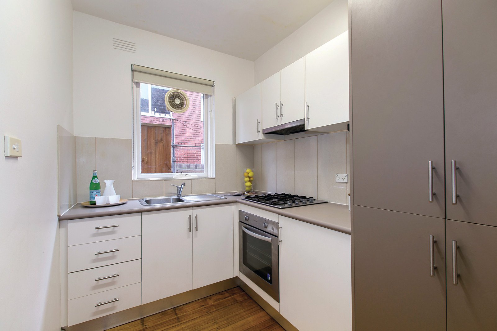 2/19 Irving Avenue, Prahran, VIC