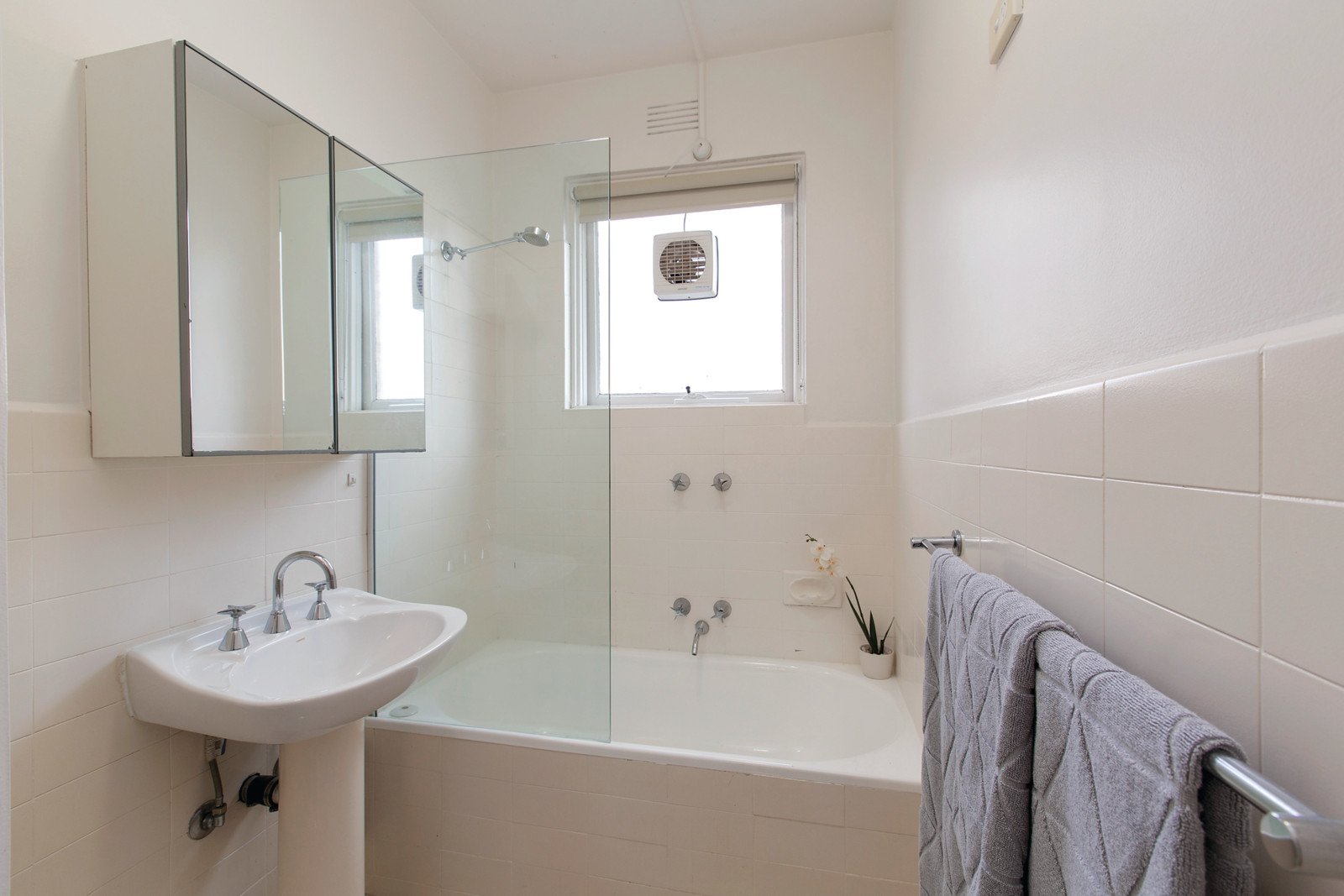 2/19 Irving Avenue, Prahran, VIC