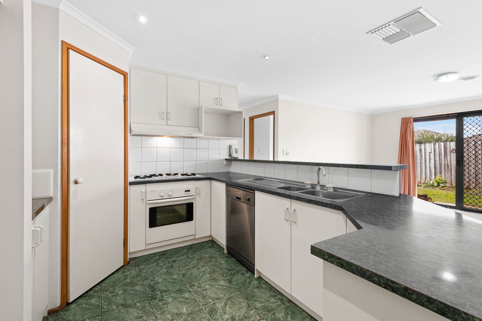 Gallery: 2/19 Leonard Street