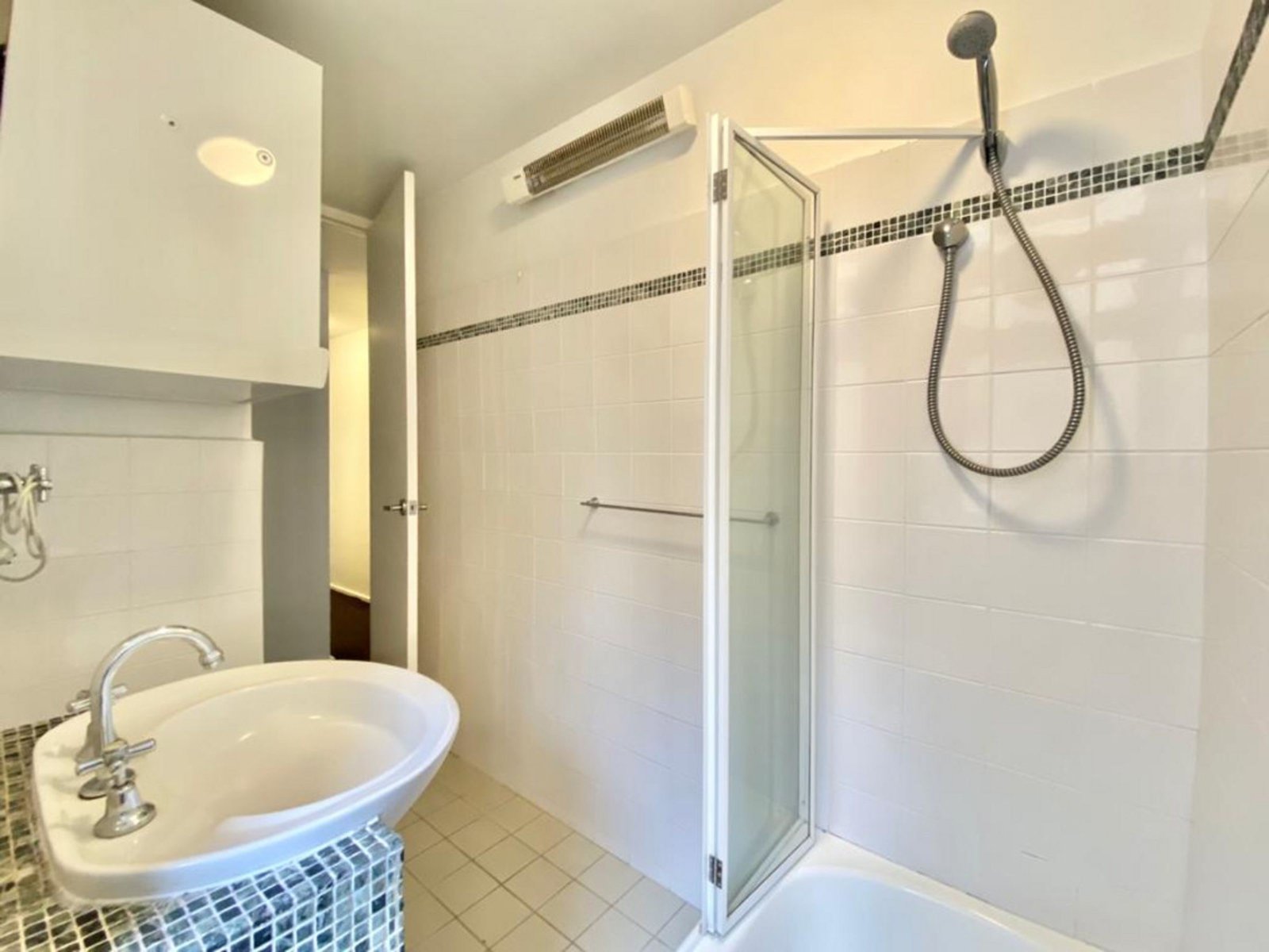 Real Estate and Property in 2/19 Narong Road, Caulfield North, VIC