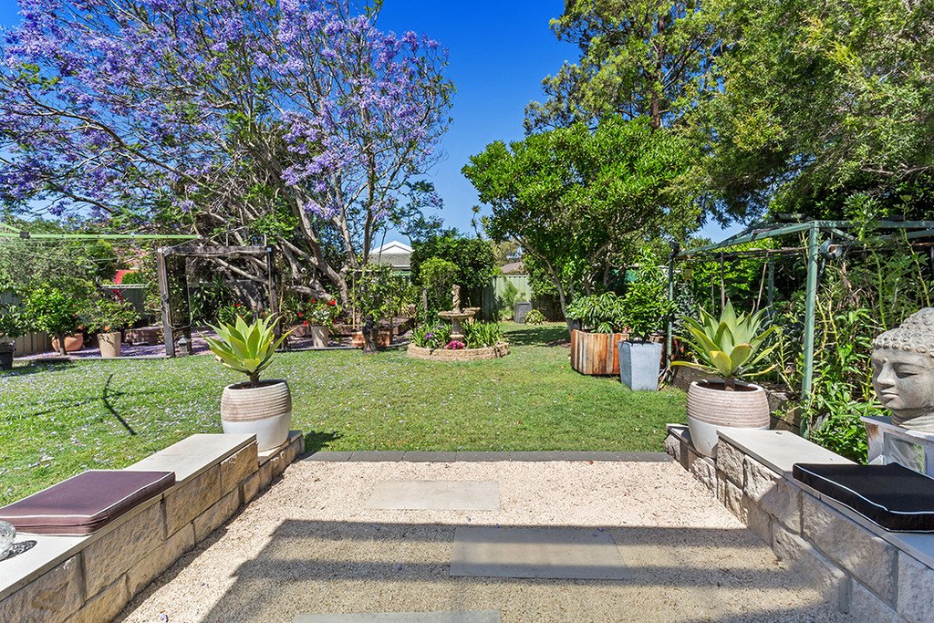 219 Sandy Point Road SALAMANDER BAY 12