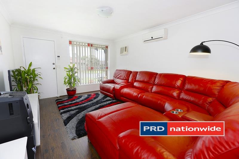 2/19 Tharkinna Close CRANEBROOK 2