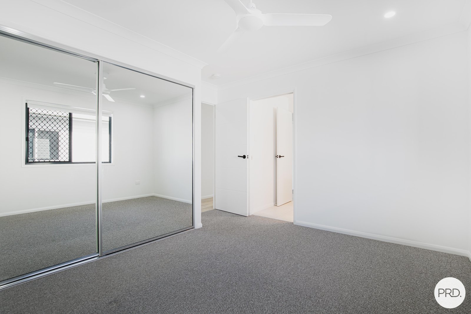 2/19 The Crescent NORTH MACKAY 7