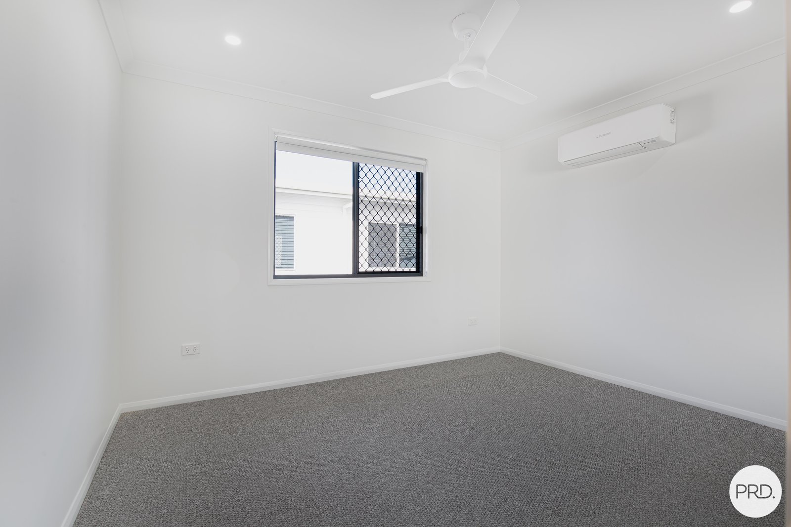 2/19 The Crescent NORTH MACKAY 9