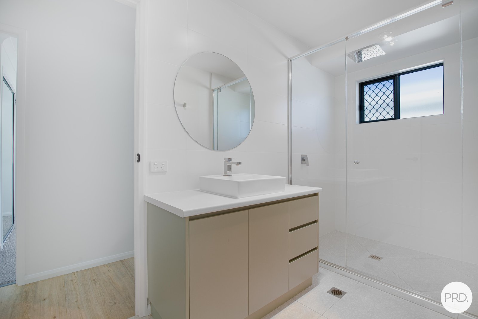 2/19 The Crescent NORTH MACKAY 11