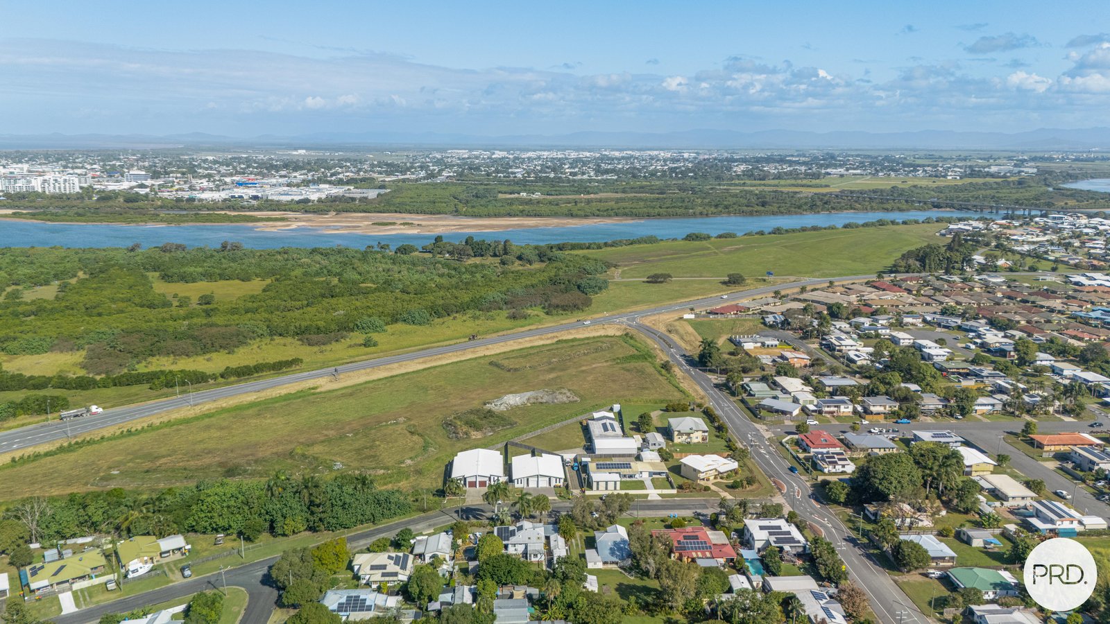 2/19 The Crescent NORTH MACKAY 17
