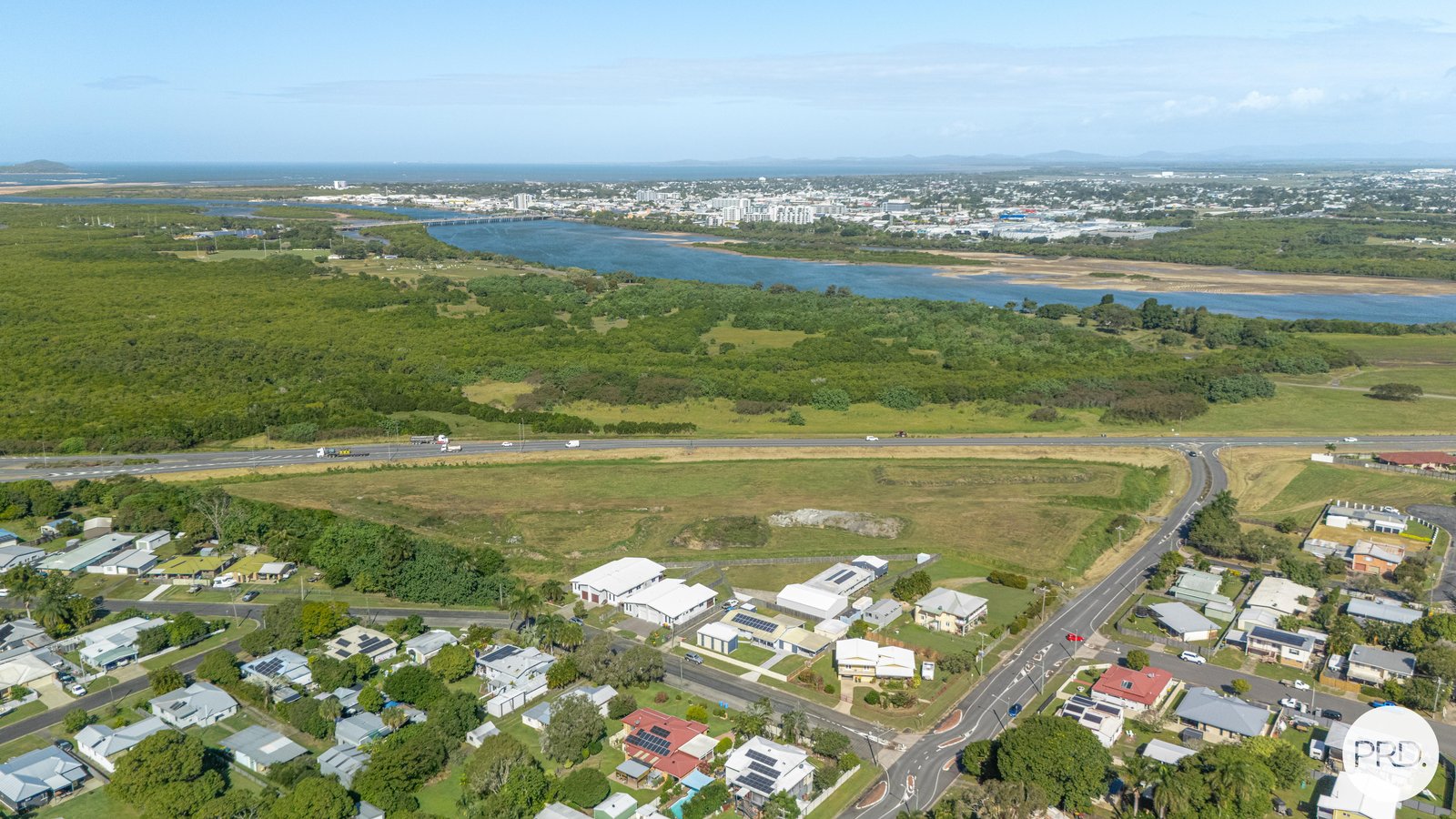 2/19 The Crescent NORTH MACKAY 18