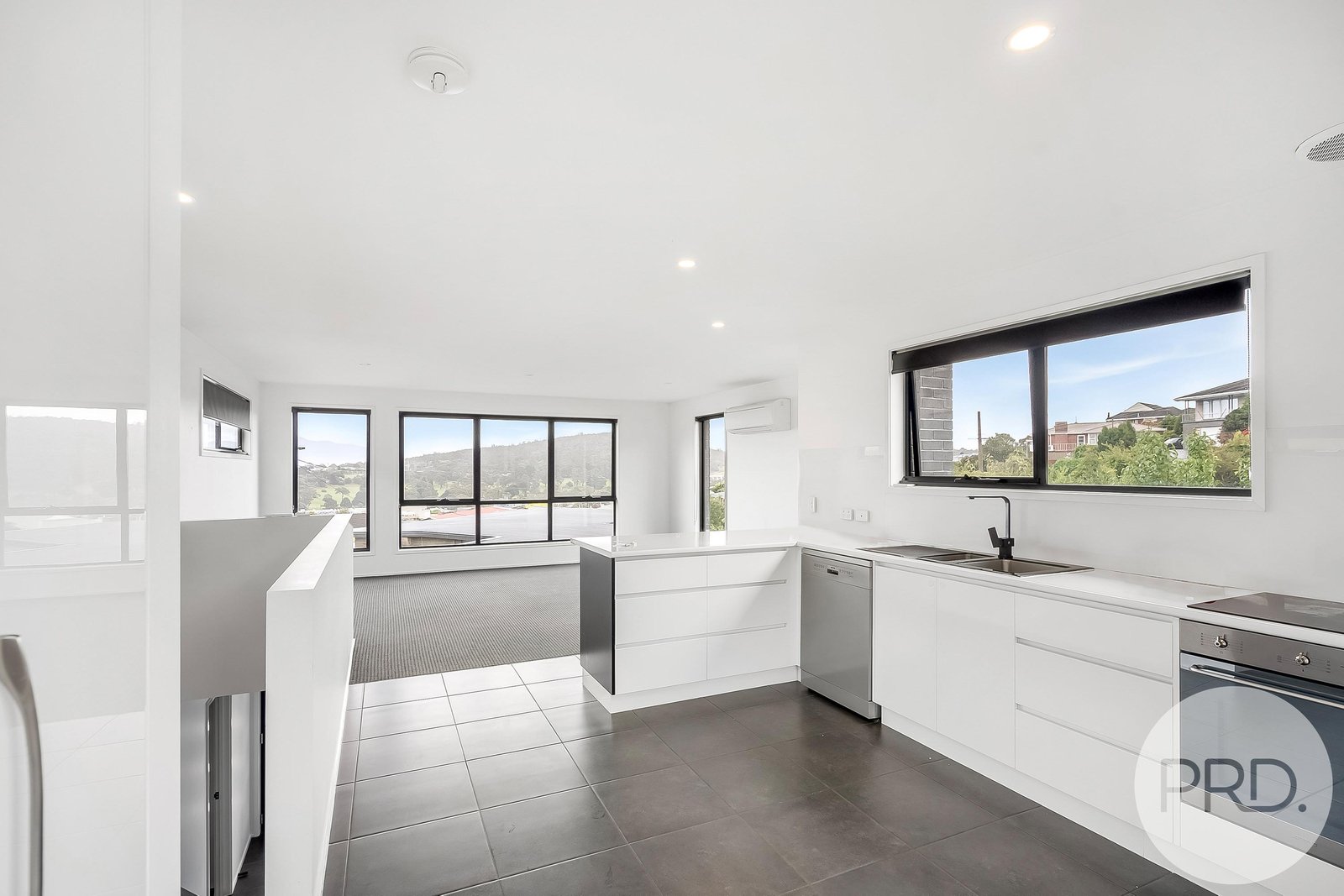 2/19 Veronica Street BELLERIVE 3