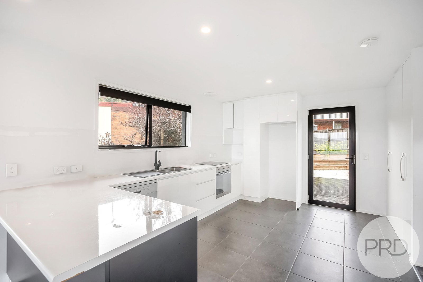 2/19 Veronica Street BELLERIVE 4