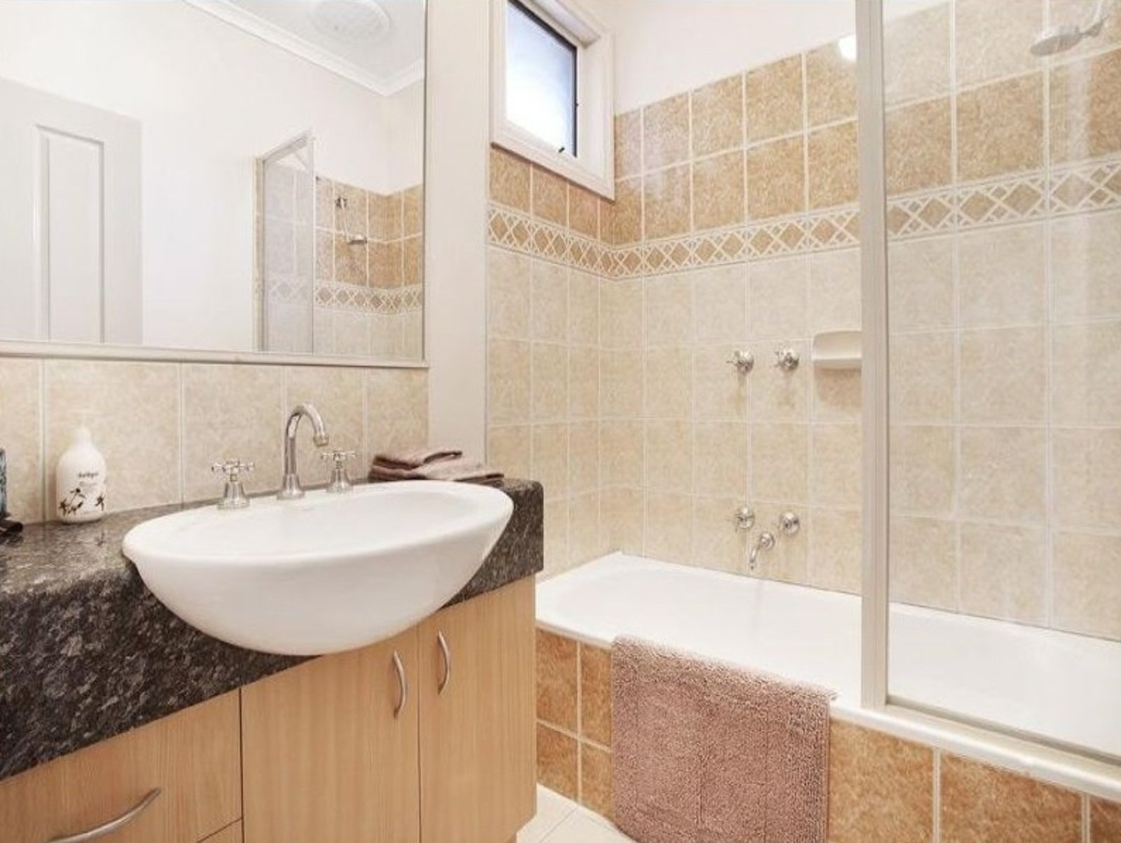 2/19 Woodville Avenue, Glen Huntly, 3163