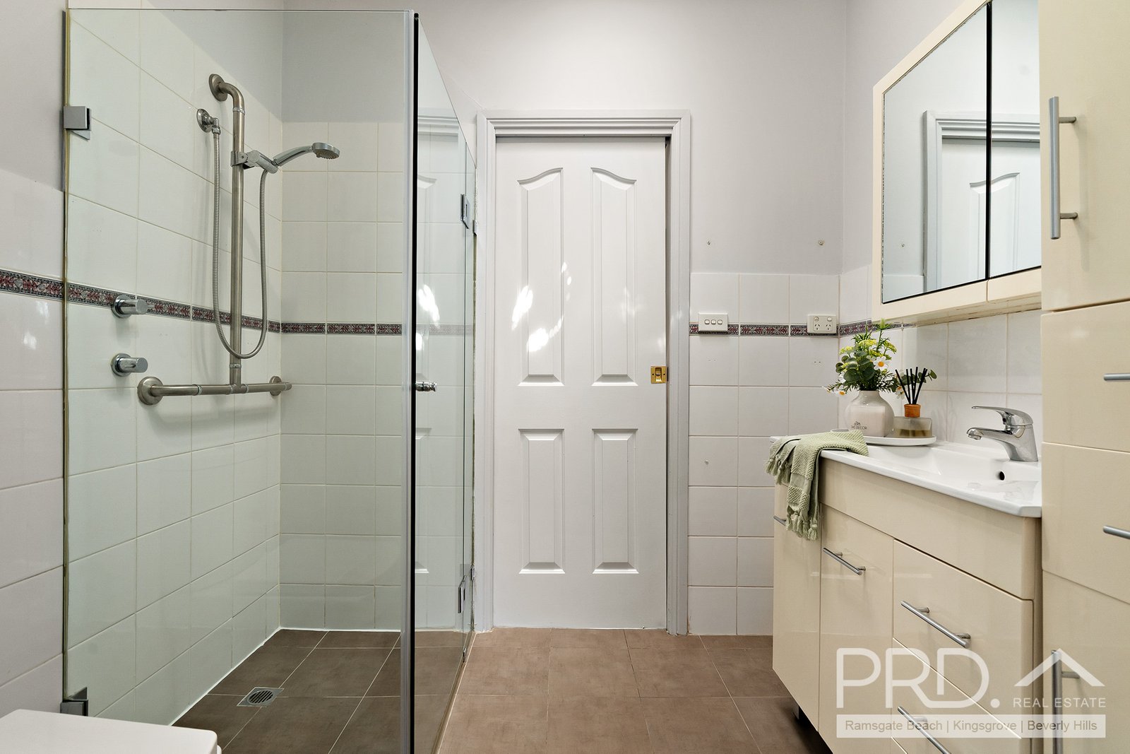 2/192 Chuter Avenue SANS SOUCI 7