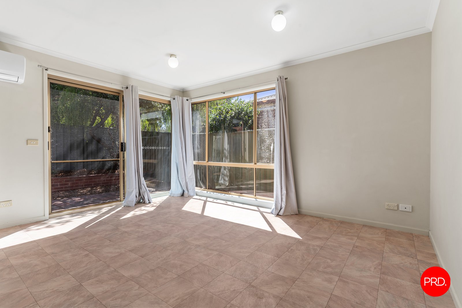2/192 Mackenzie Street West GOLDEN SQUARE 2