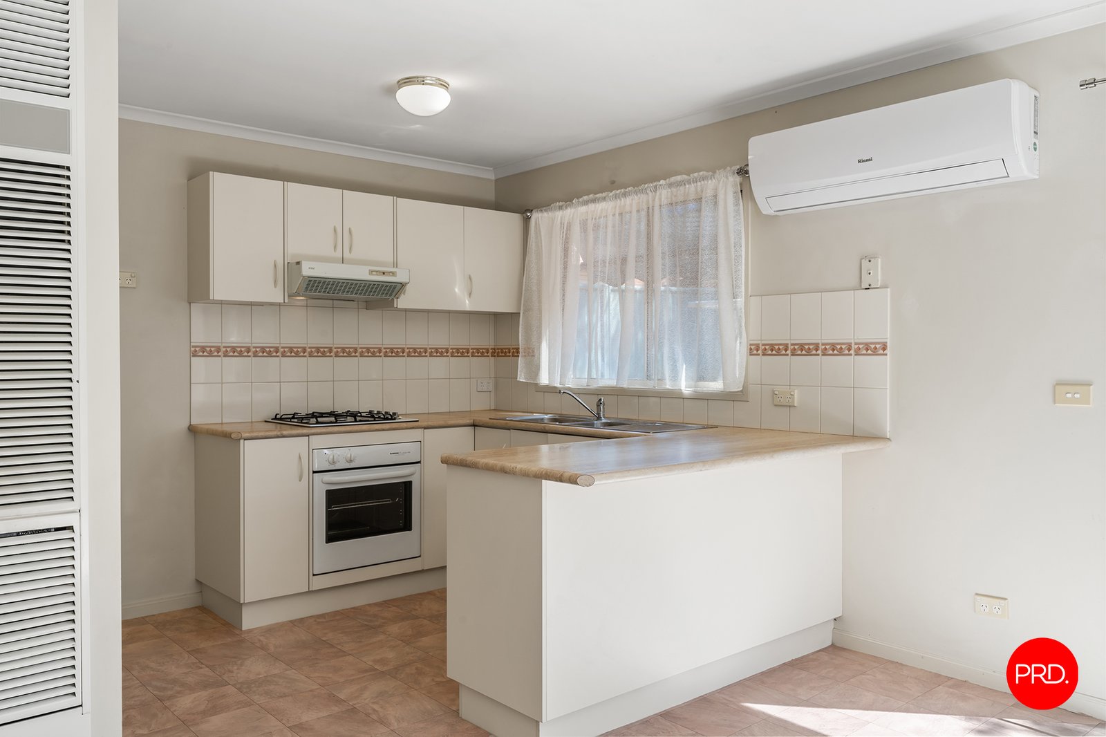 2/192 Mackenzie Street West GOLDEN SQUARE 4