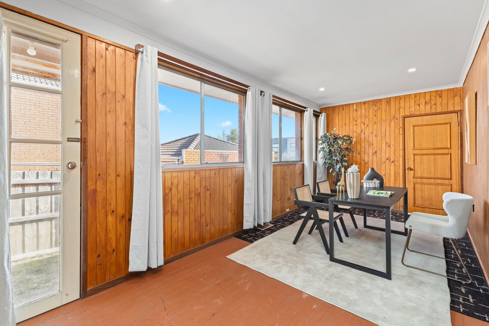 Gallery: 2/192 Manningham Road