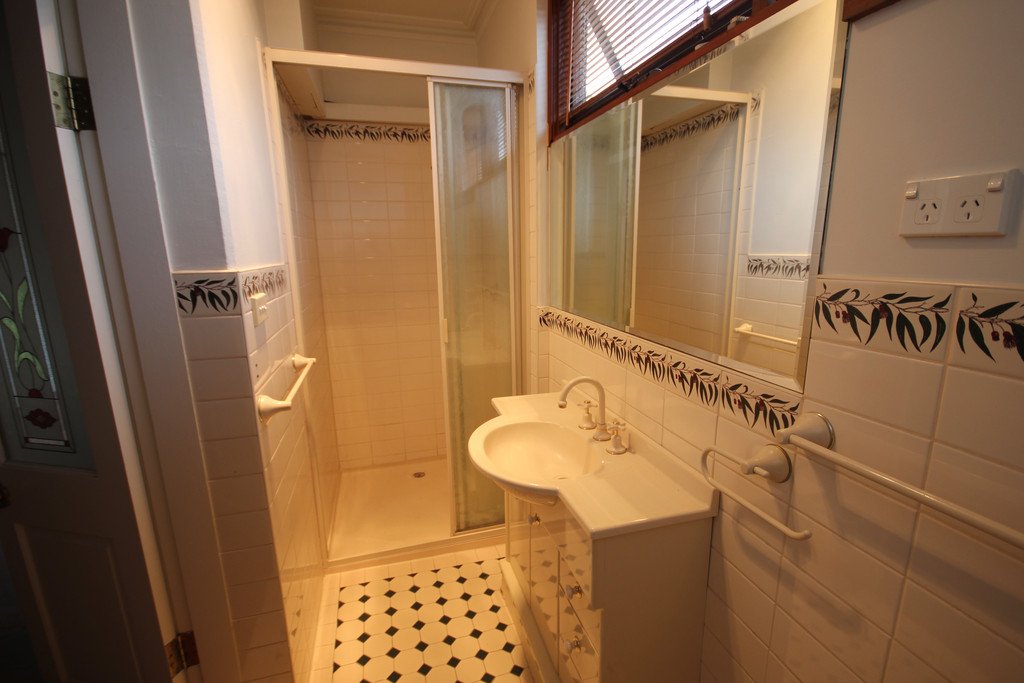 2/192 St Johns Road GLEBE 4