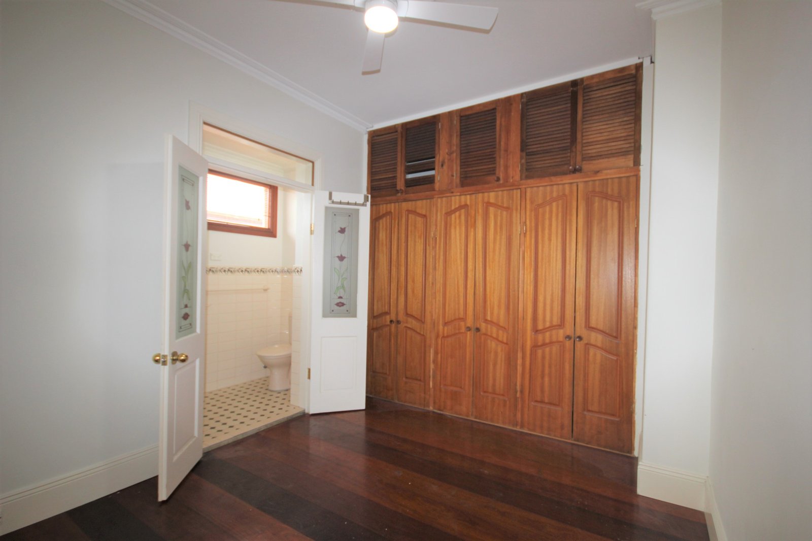 2/192 St Johns Road GLEBE 5