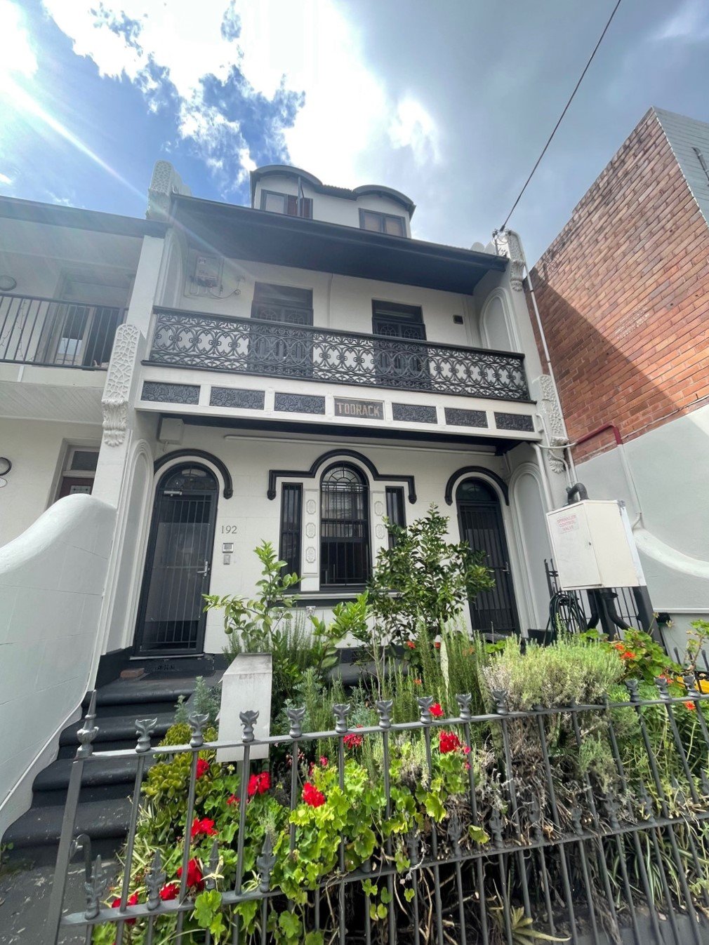 2/192 St Johns Road GLEBE 1