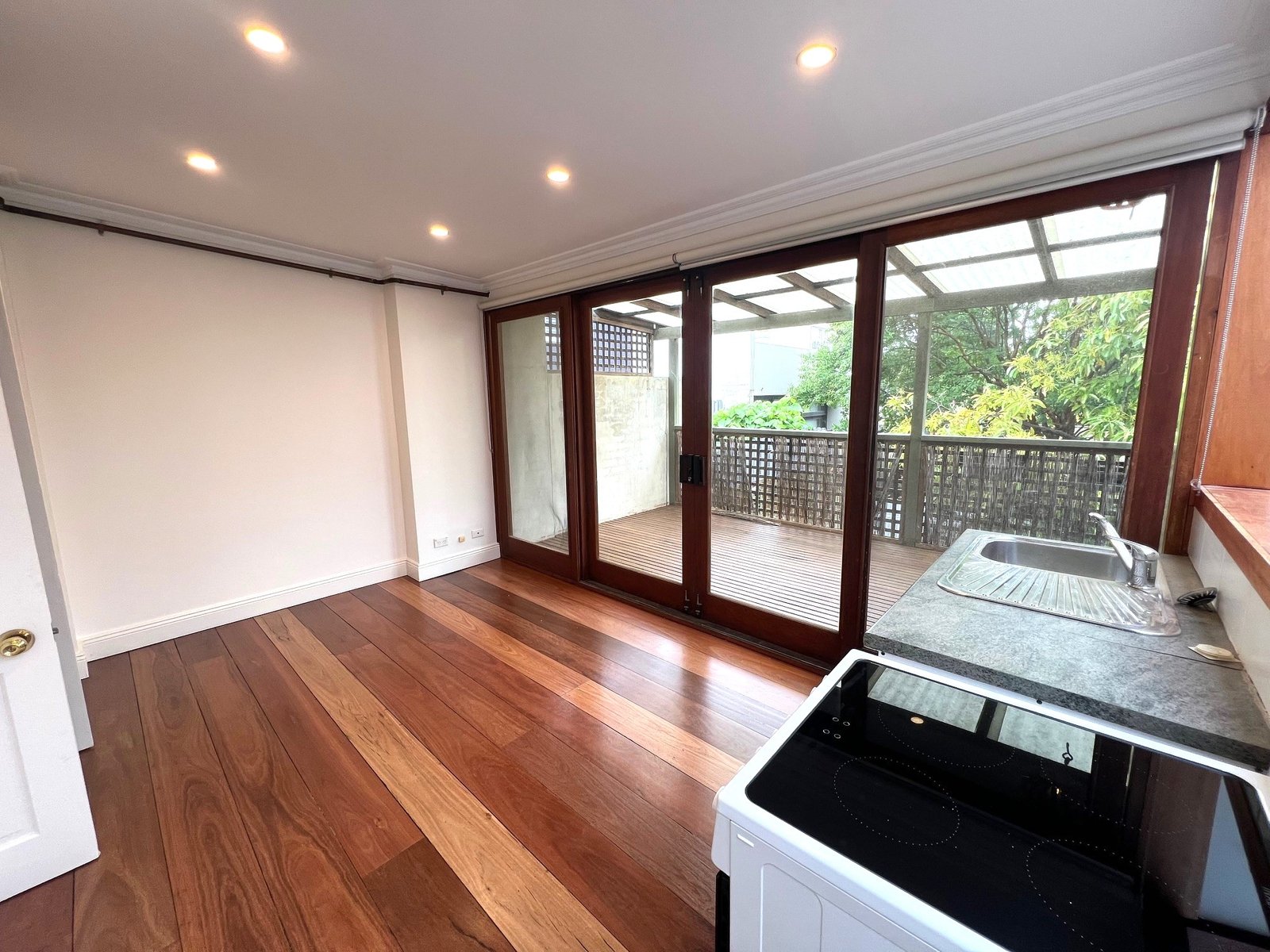 2/192 St Johns Road GLEBE 3