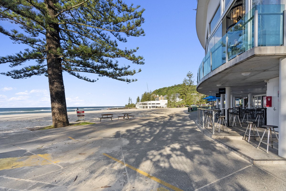 2/1925 Gold Coast Highway BURLEIGH HEADS 11