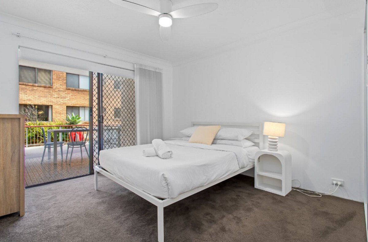 2/1931 Gold Coast Highway Burleigh Heads 11
