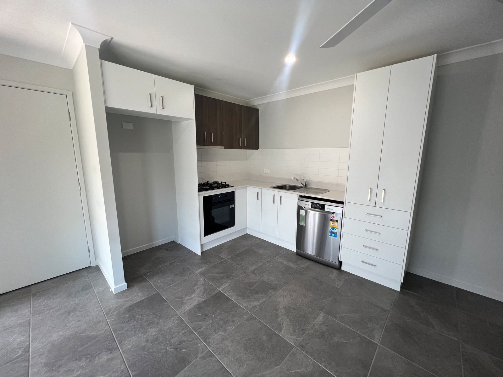 2/194 Warrah Drive TAMWORTH 1