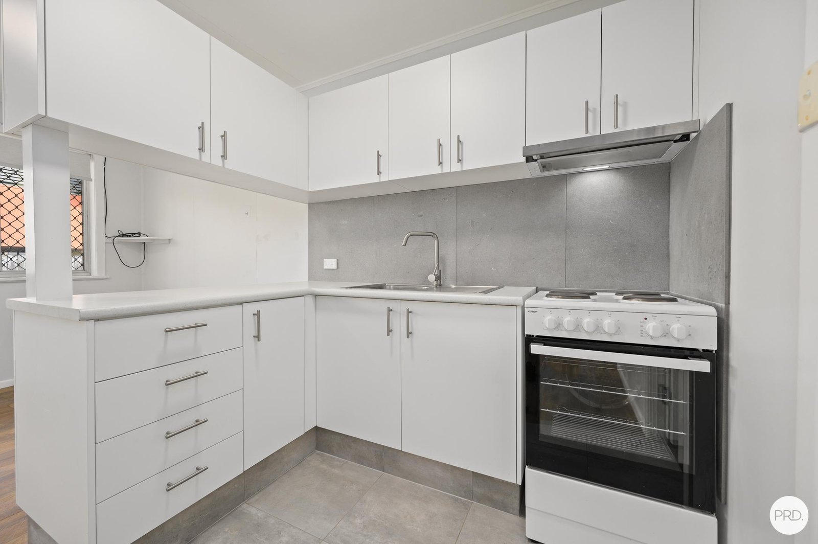 2/195 Scarborough Street SOUTHPORT 3