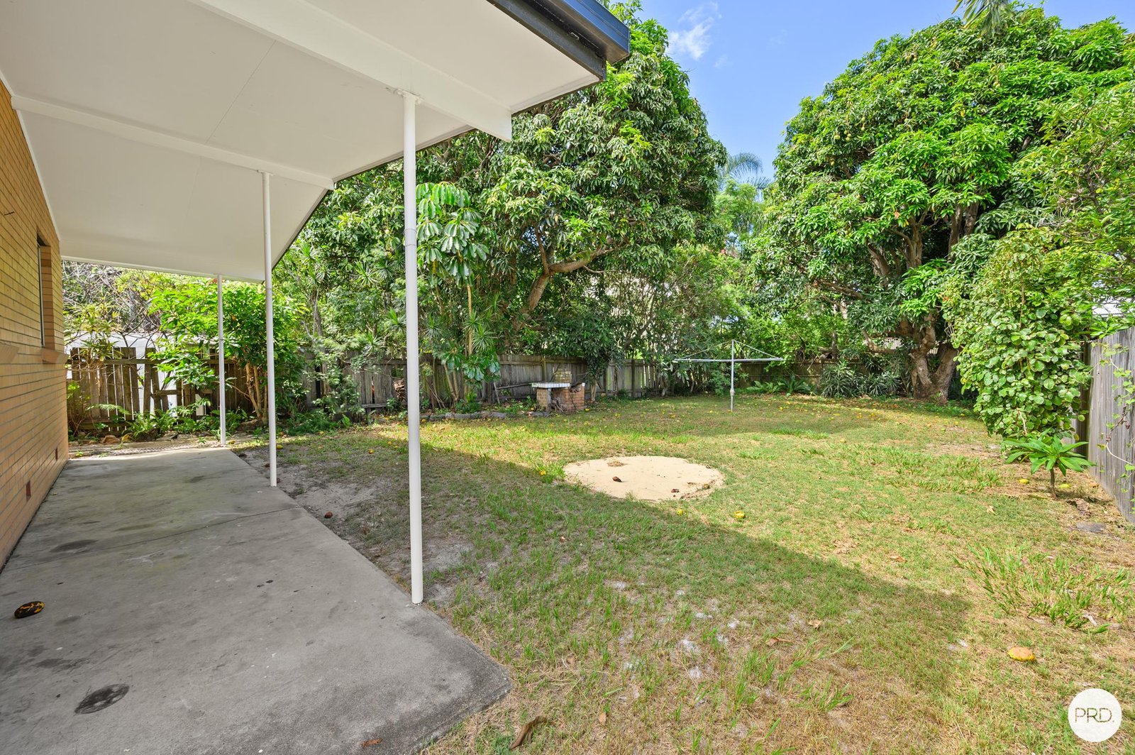 2/195 Scarborough Street SOUTHPORT 9