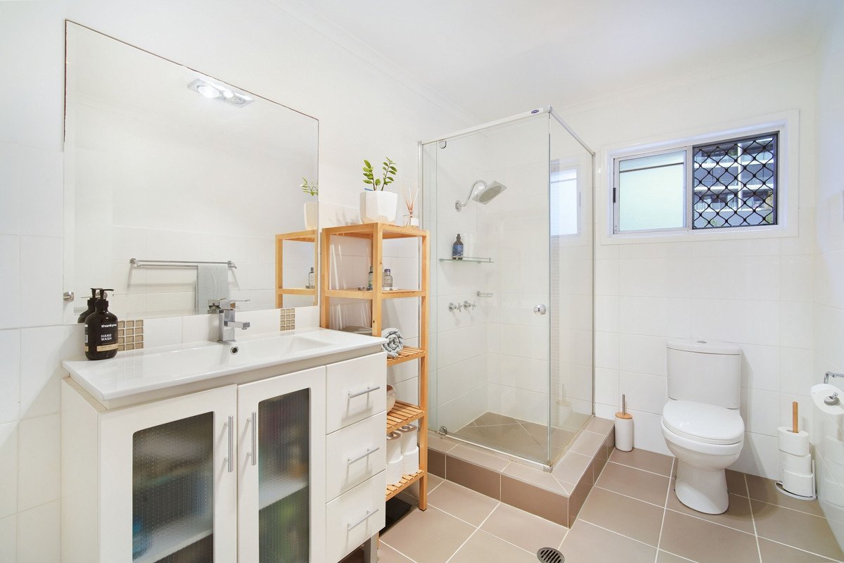 2/1960 Gold Coast Highway Miami 12