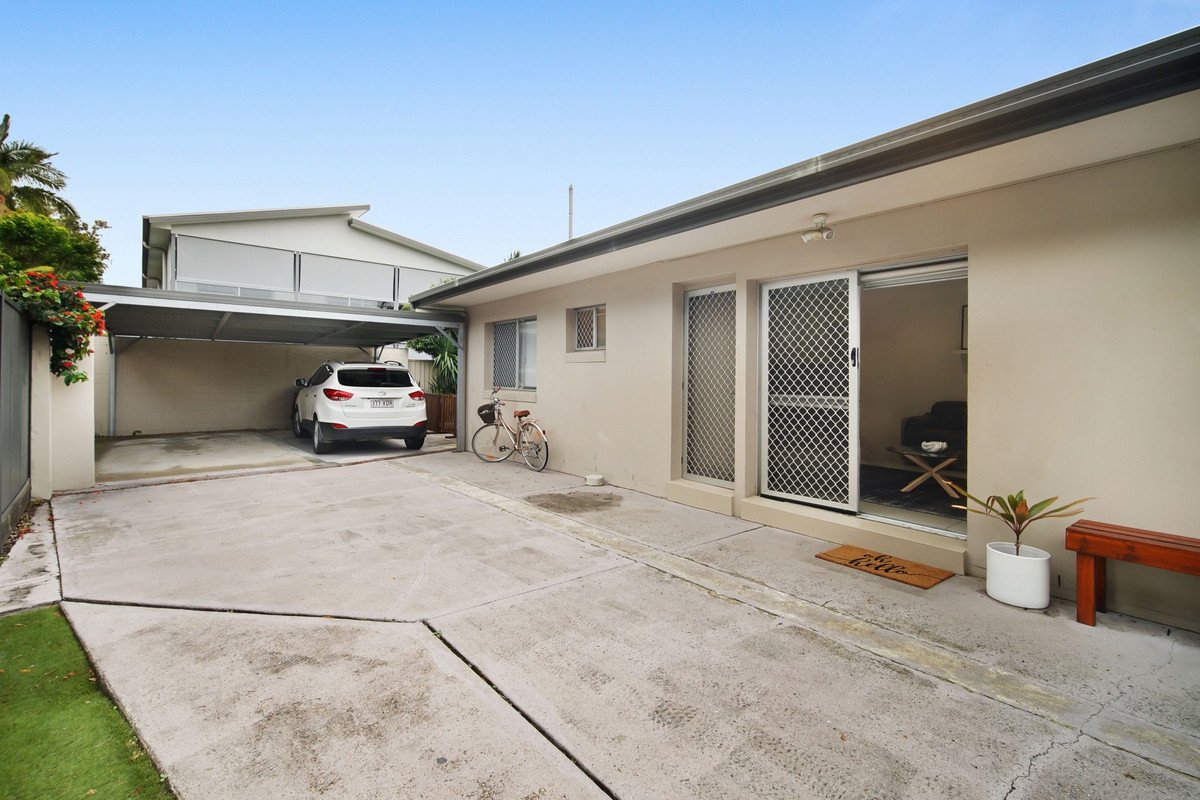 2/1960 Gold Coast Highway Miami 14