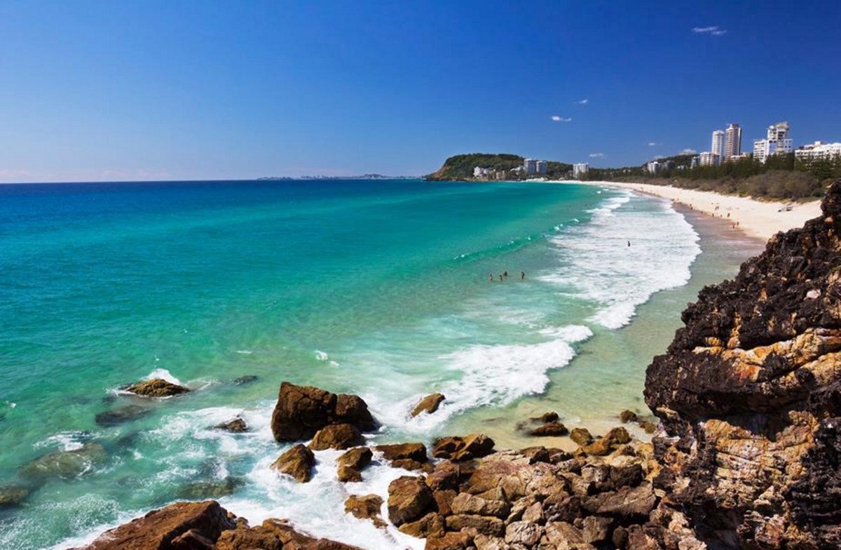 2/1960 Gold Coast Highway Miami 17