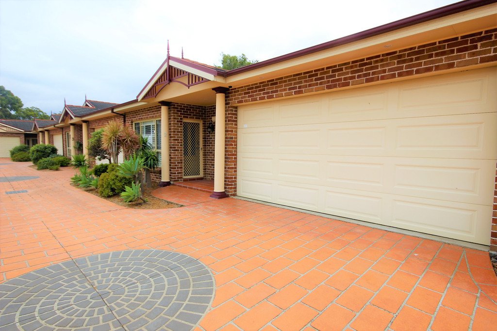 2/199-201 Chuter Avenue SANS SOUCI 1