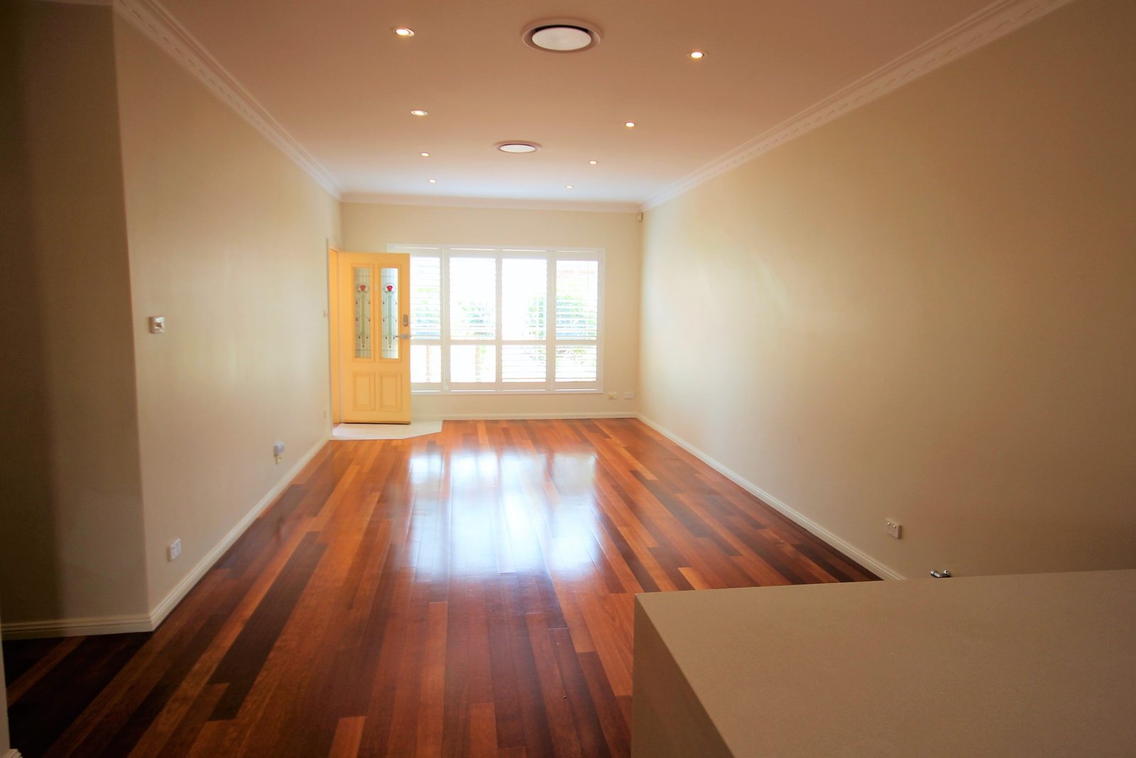 2/199-201 Chuter Avenue SANS SOUCI 2