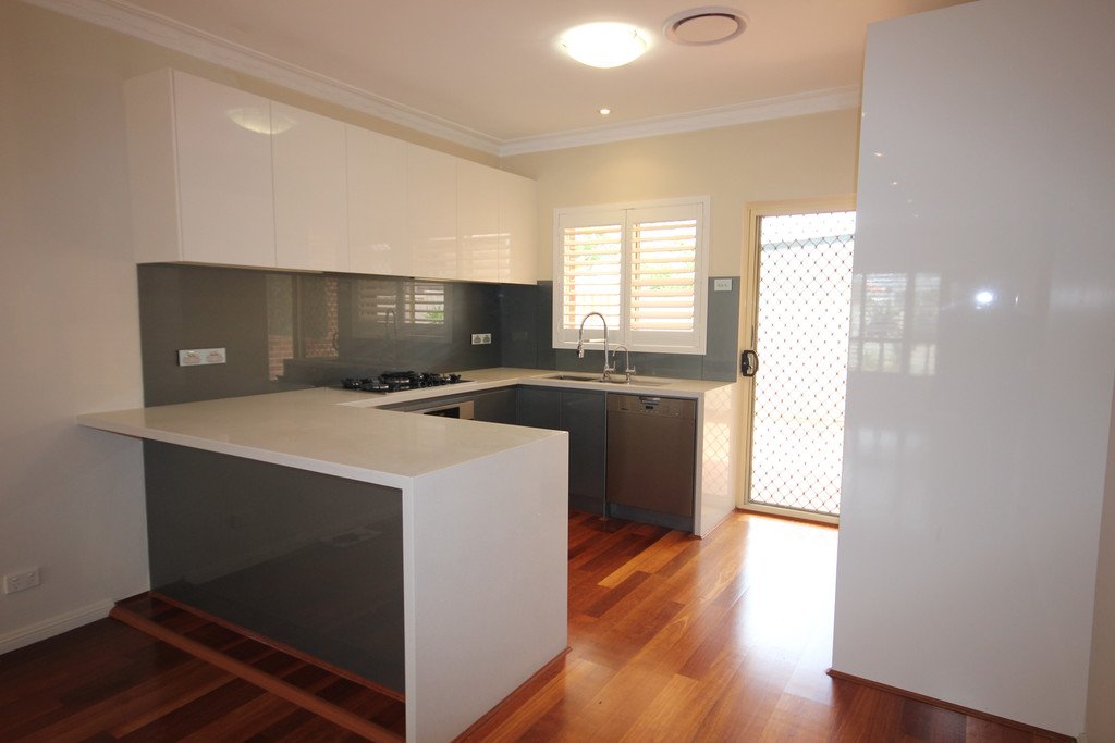 2/199-201 Chuter Avenue SANS SOUCI 3