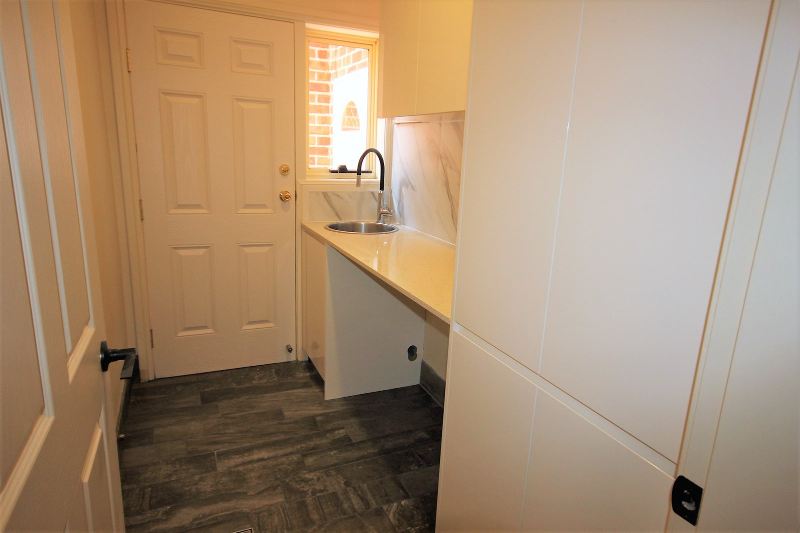 2/199-201 Chuter Avenue SANS SOUCI 9