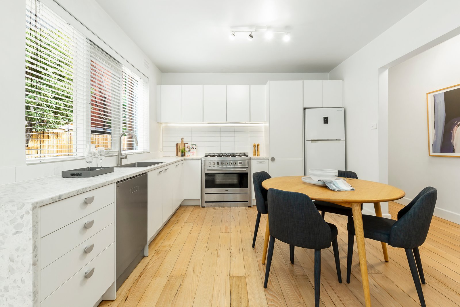 Gallery: 2/199 Brighton Road