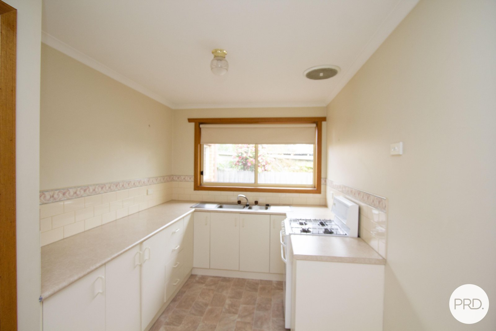 2/199 Yarrowee Street SEBASTOPOL 7