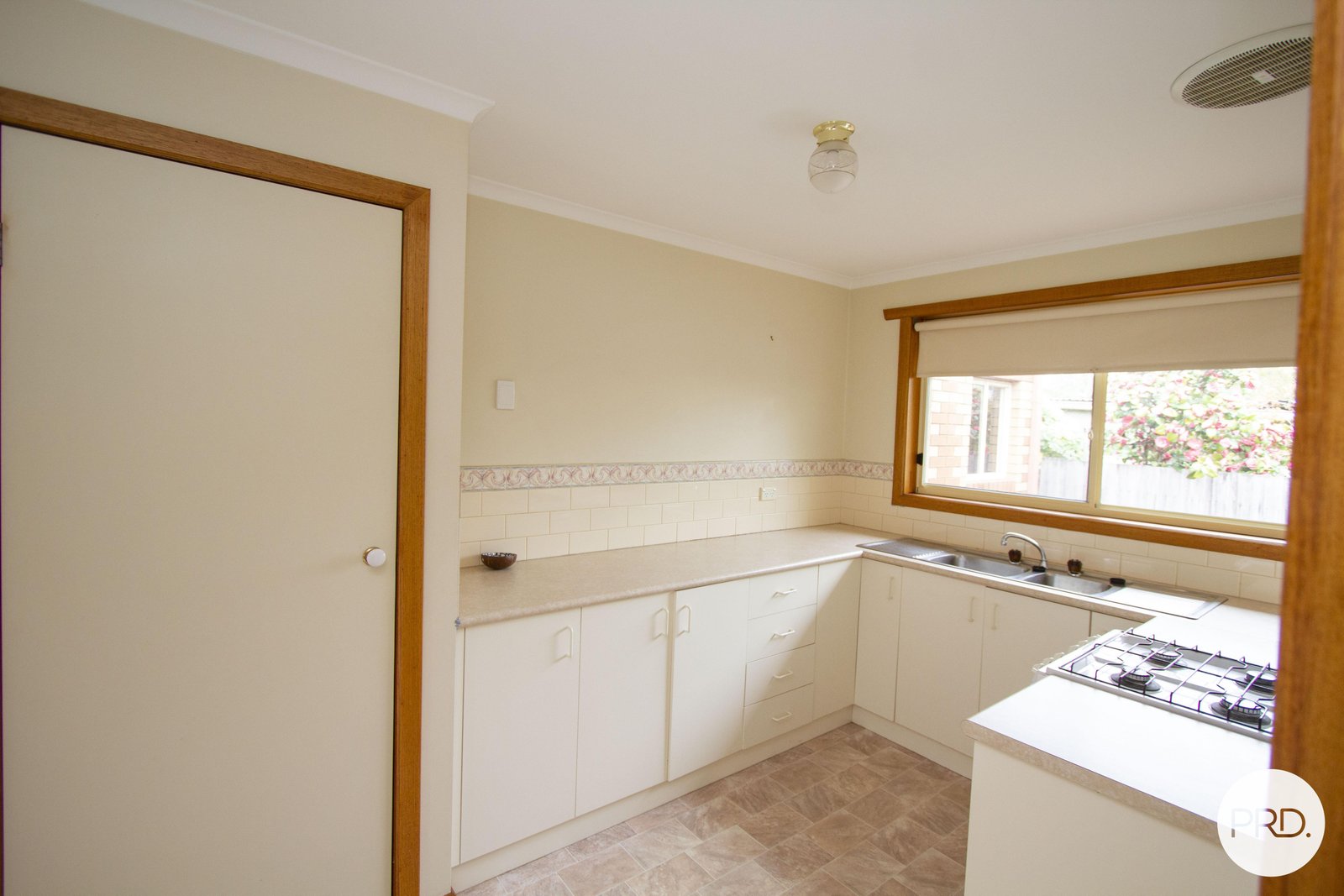 2/199 Yarrowee Street SEBASTOPOL 8