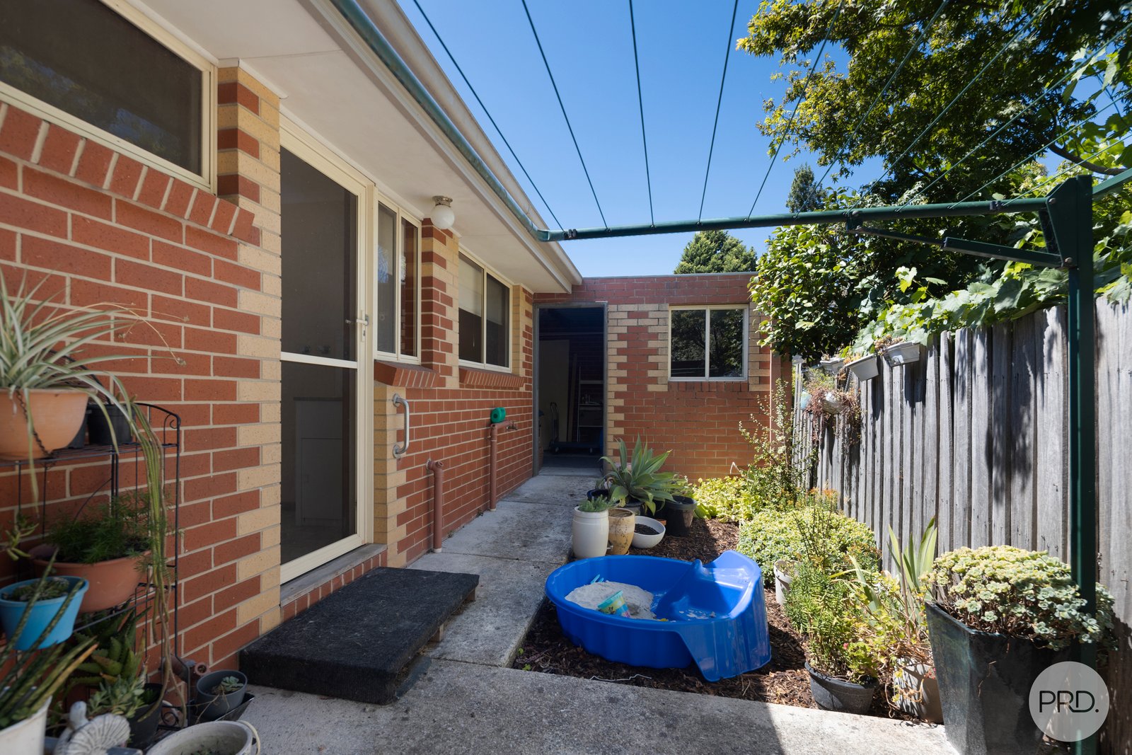 2/199 Yarrowee Street SEBASTOPOL 9