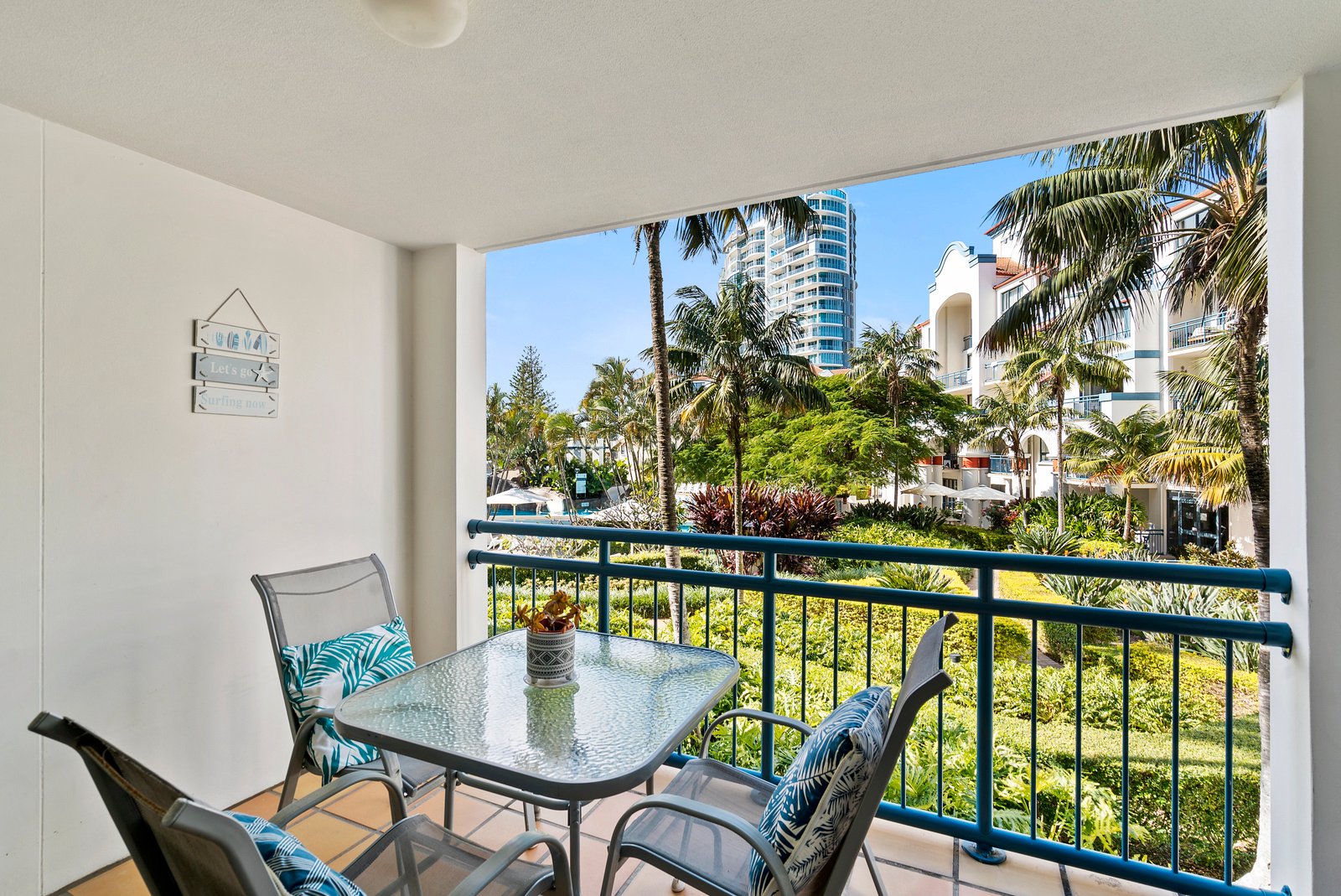 219/99 Griffith Street COOLANGATTA 2