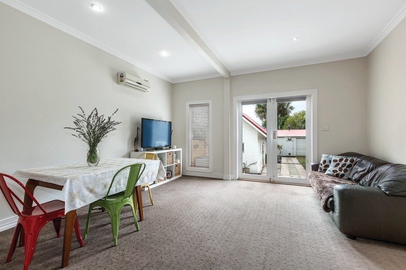 Gallery: 219a Raglan Street South