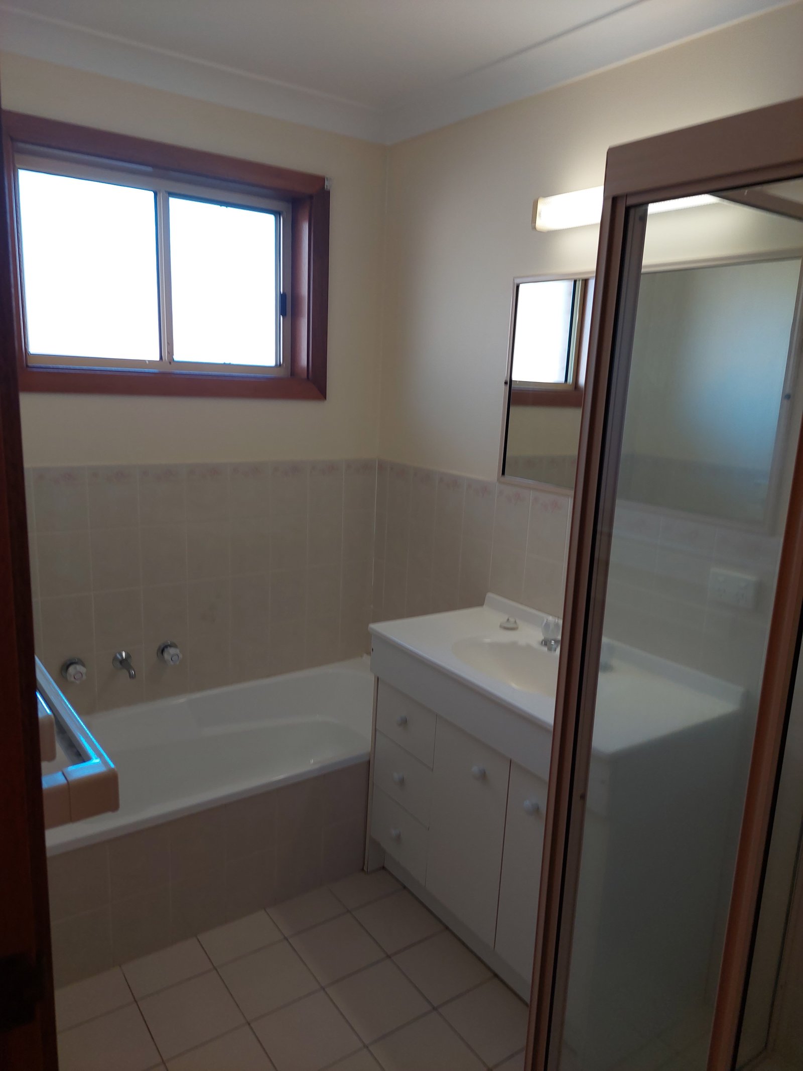 21A Blowering Road TUMUT 8