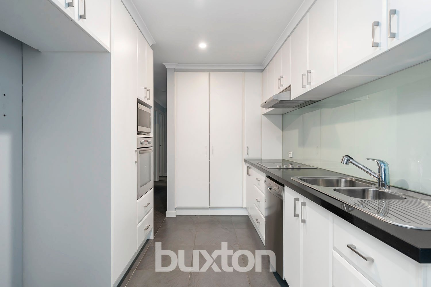 Gallery: 2/1A Hanby Street