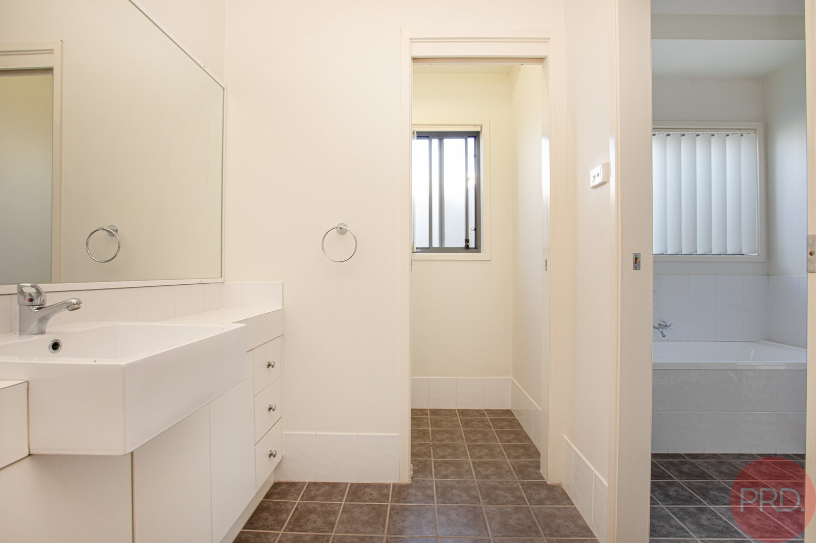 2/1a Lawson Street EAST MAITLAND 13