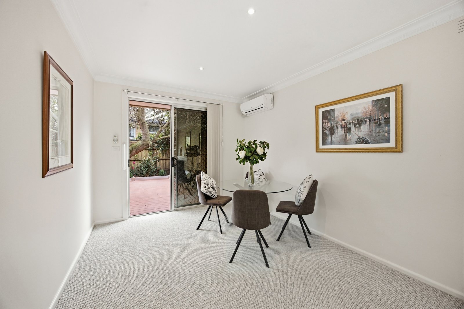 Gallery: 2/1A Parker Street