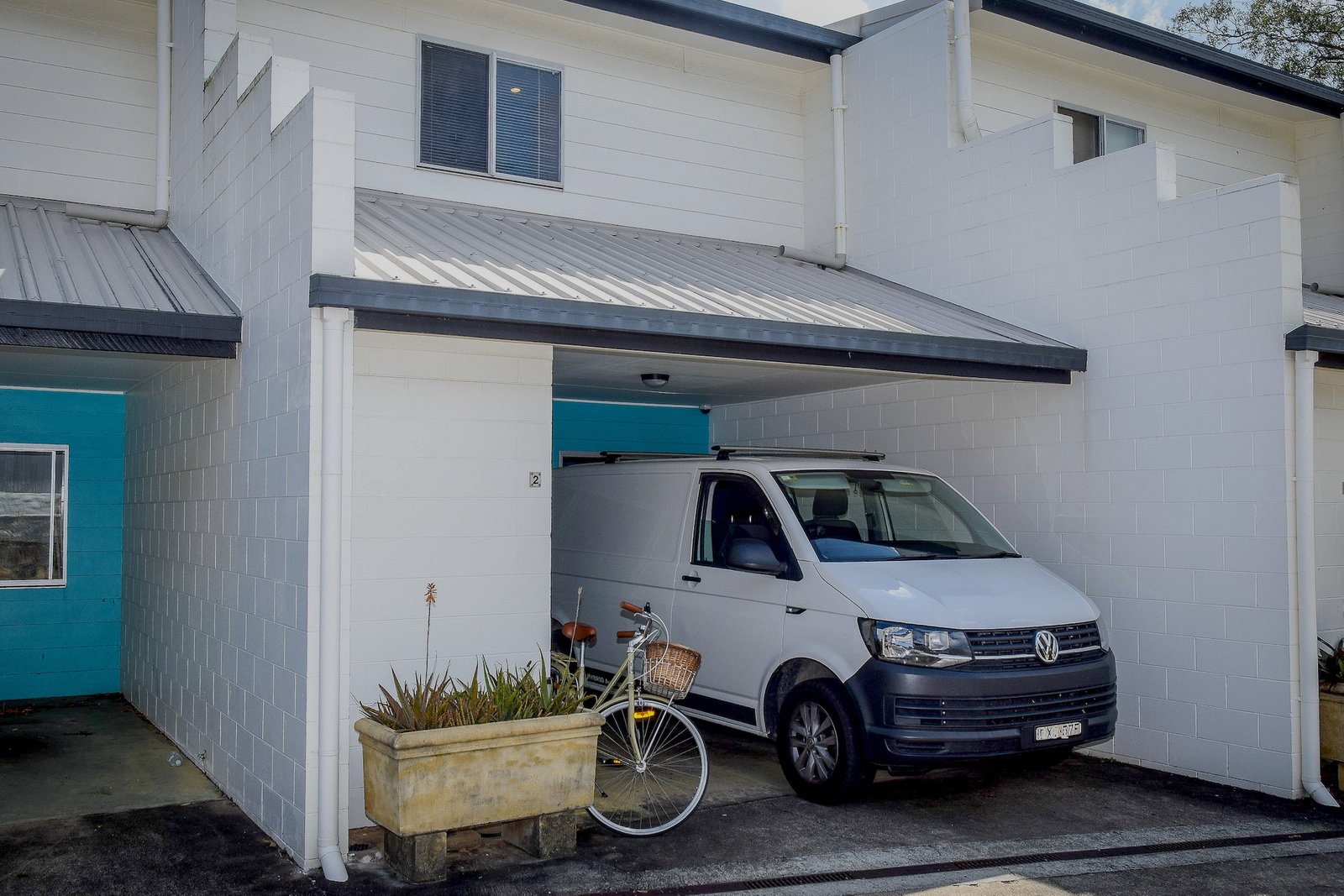 2/1A Pleasant Drive CANNONVALE 2