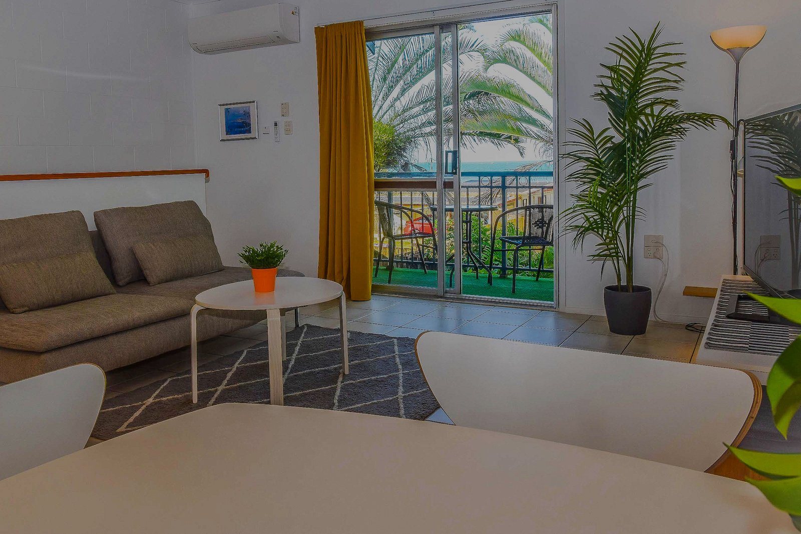 2/1A Pleasant Drive CANNONVALE 5