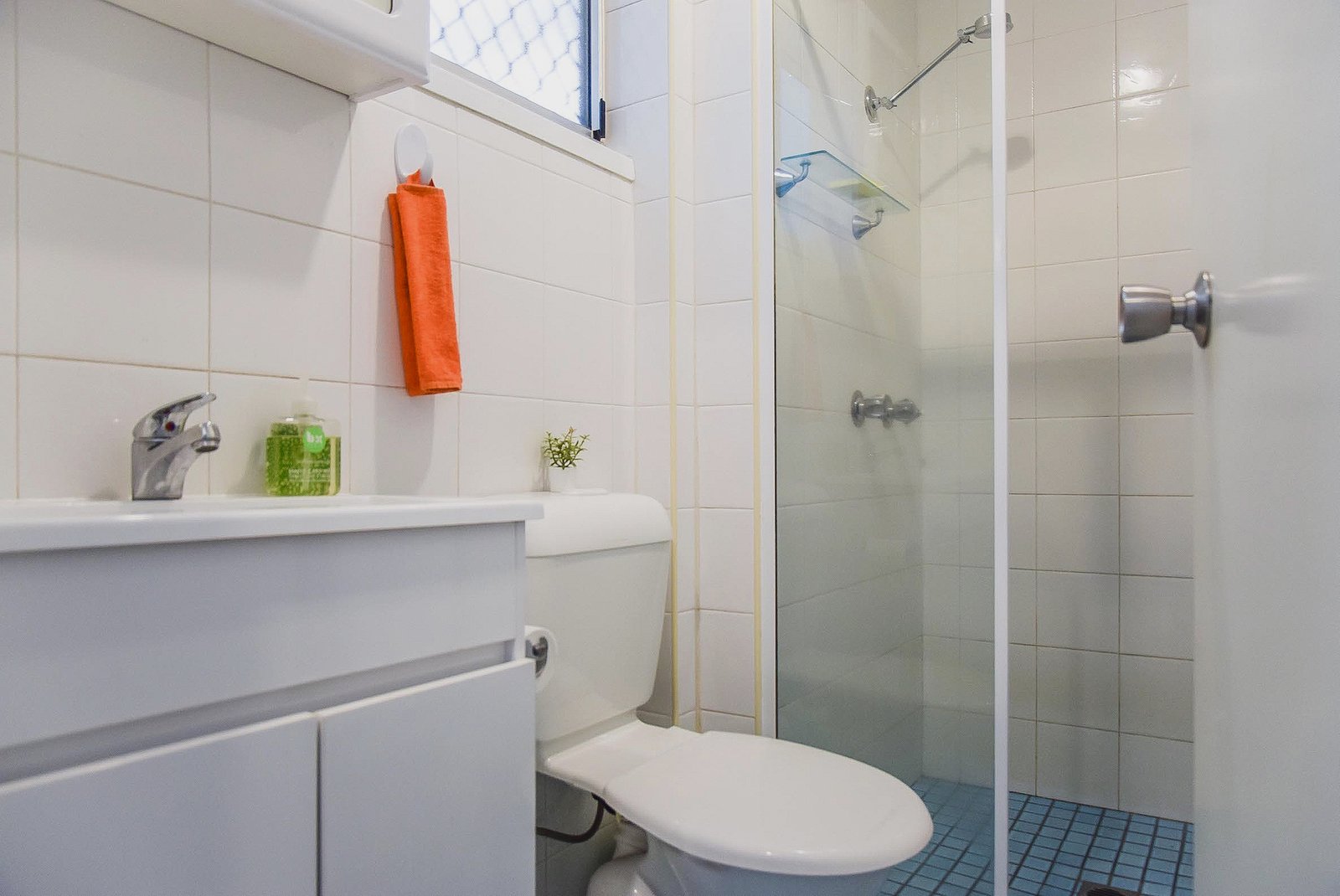 2/1A Pleasant Drive CANNONVALE 13